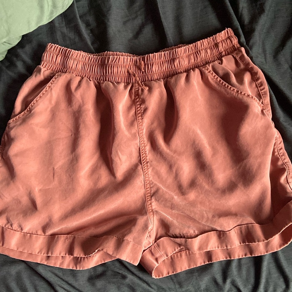 Universal Thread Shorts